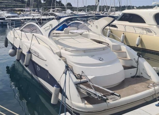 阿兹慕（Azimut）Atlantis47运动游艇