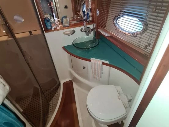 阿兹慕（Azimut）Atlantis47运动游艇洗浴间