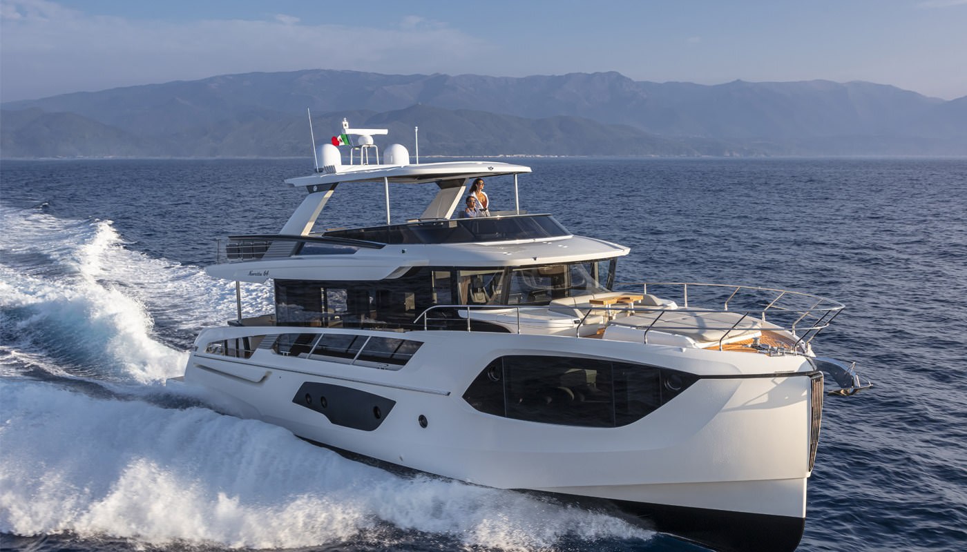 豪华机动游艇：雅舶仕Navetta64游艇，环绕全景与宽敞设计