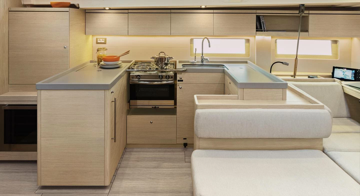 博纳多(Beneteau)遨享仕51.1单体帆船沙龙