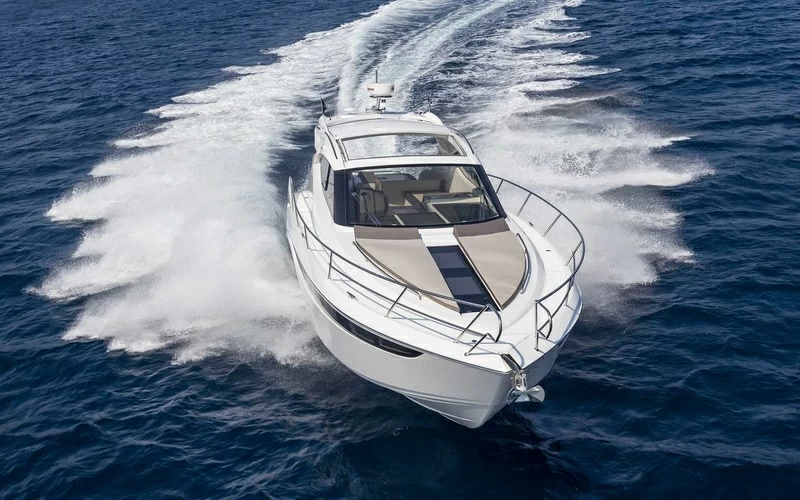 卡帝尔(Galeon)405HTL运动游艇