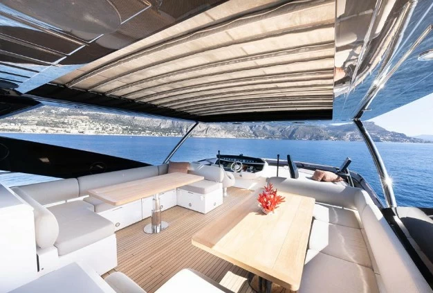 圣汐克（Sunseeker）28M豪华游艇