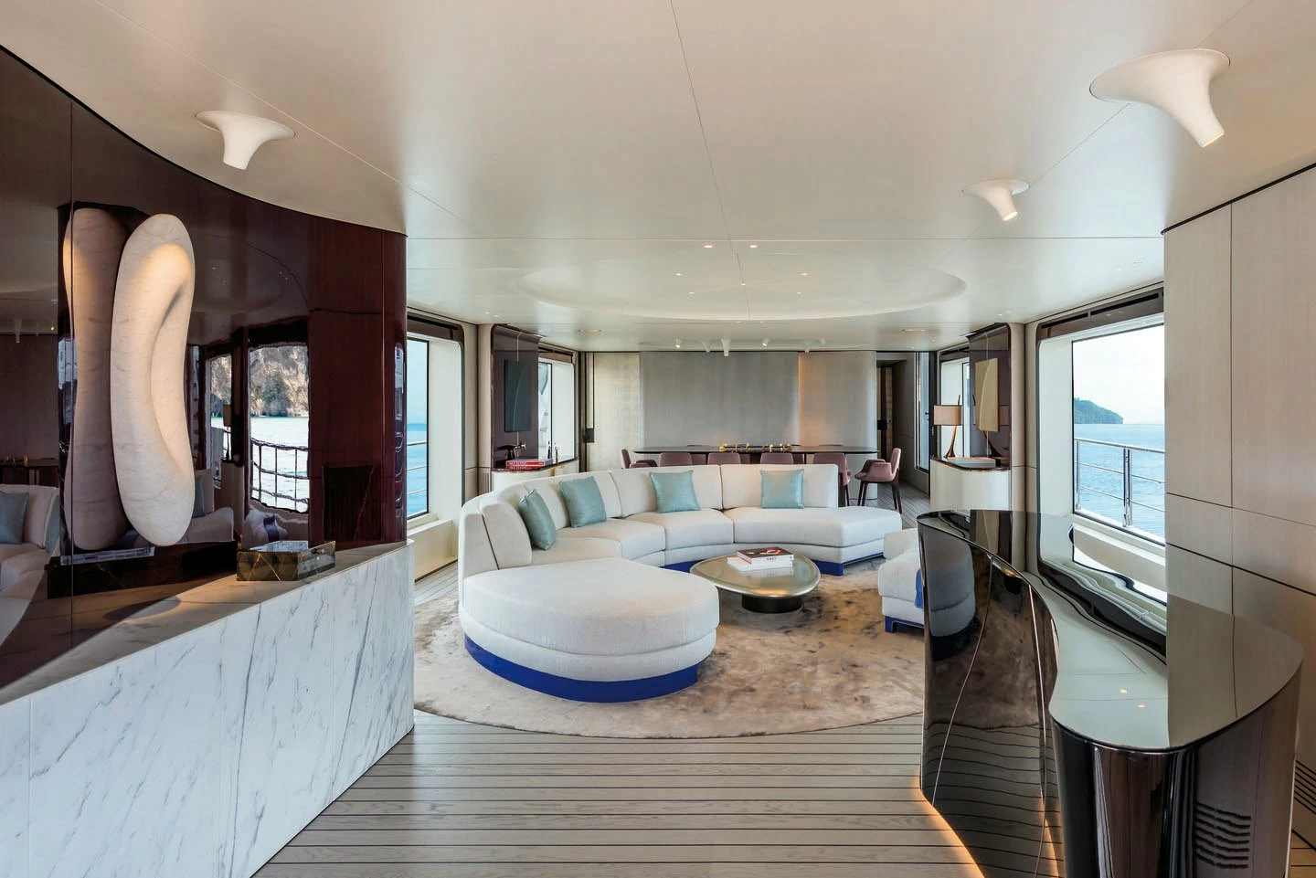阿兹慕(Azimut)Grande 35M飞桥游艇客厅