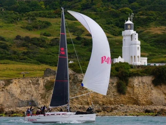博纳多(Beneteau)锋仕35二手帆船