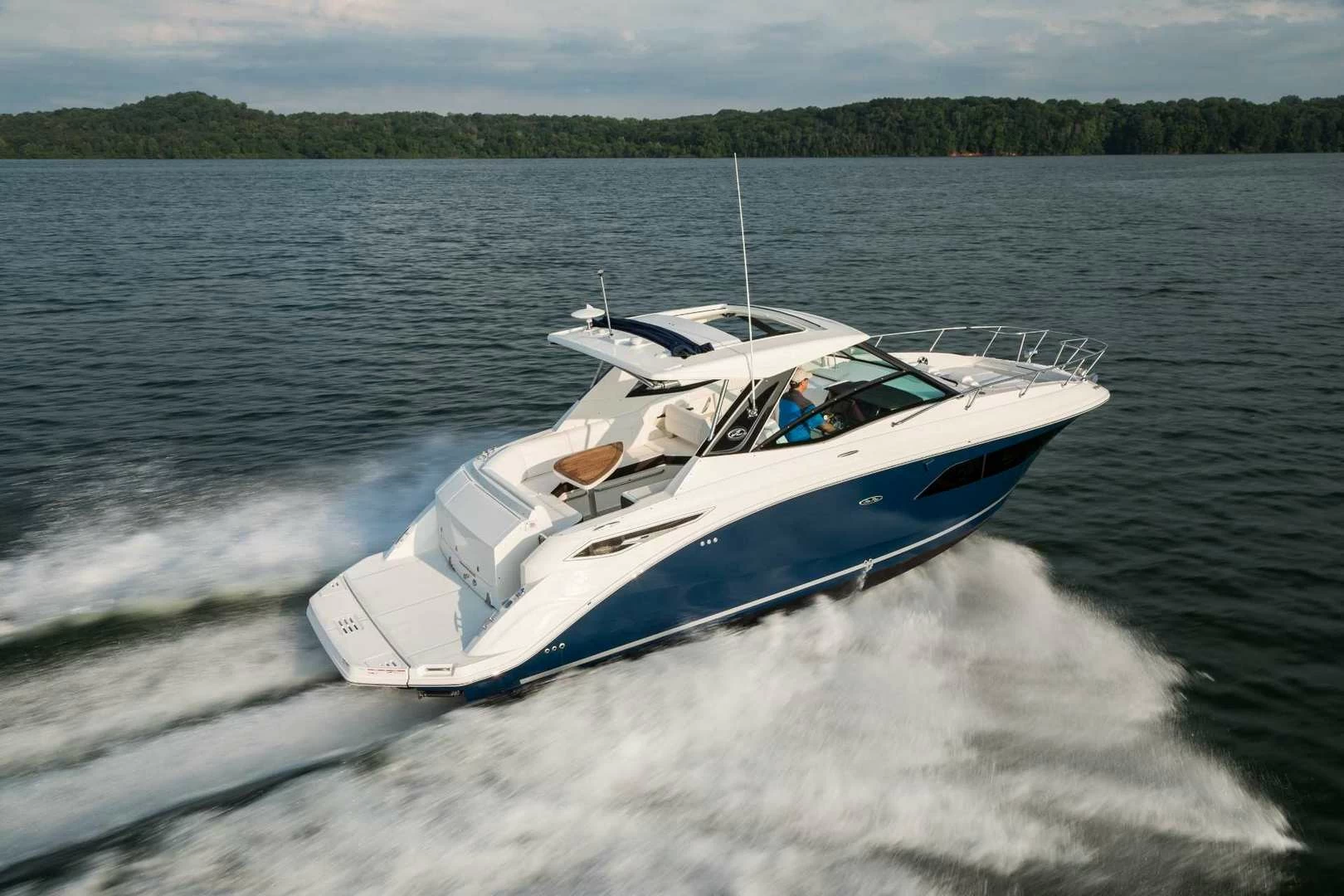 希瑞（SeaRay）320Sundancer游艇