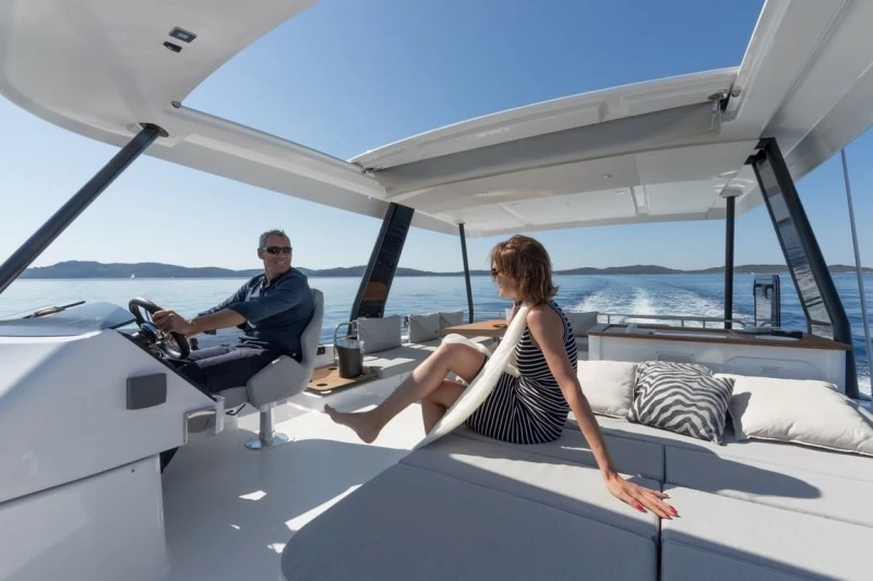 枫丹白露(Fountaine Pajot)MY44双体游艇飞桥