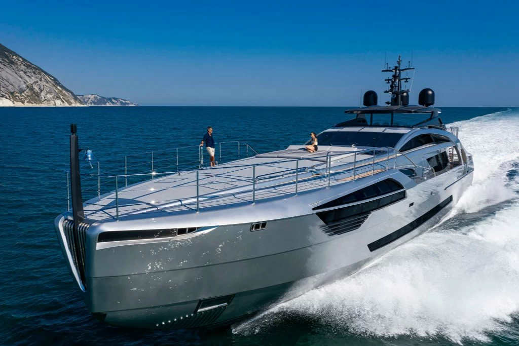 博星(Pershing)140超级游艇