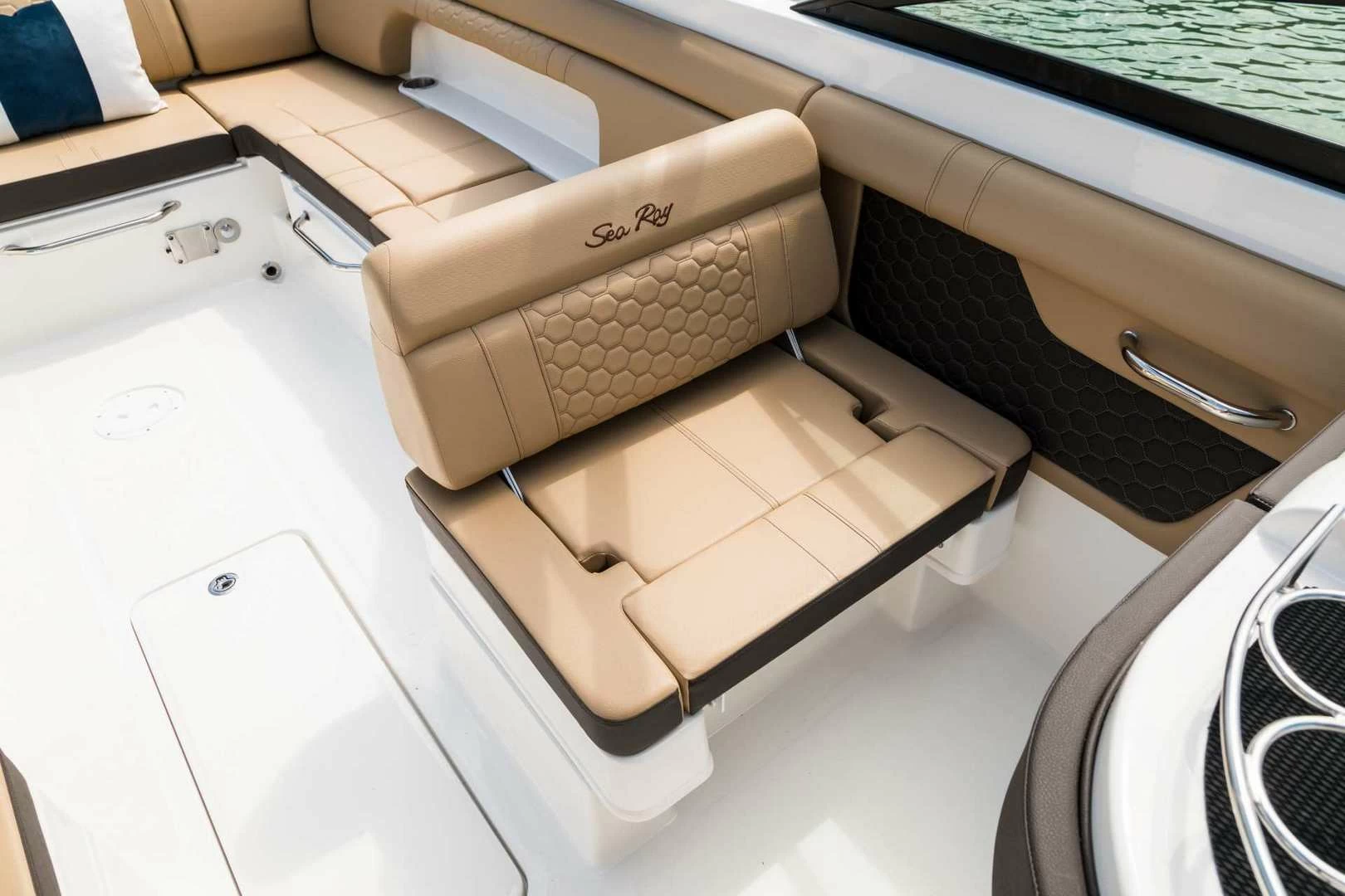 希瑞(SeaRay)SDX290运动游艇