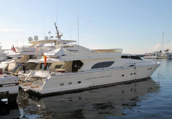 法拉帝(Ferretti)80豪华二手游艇