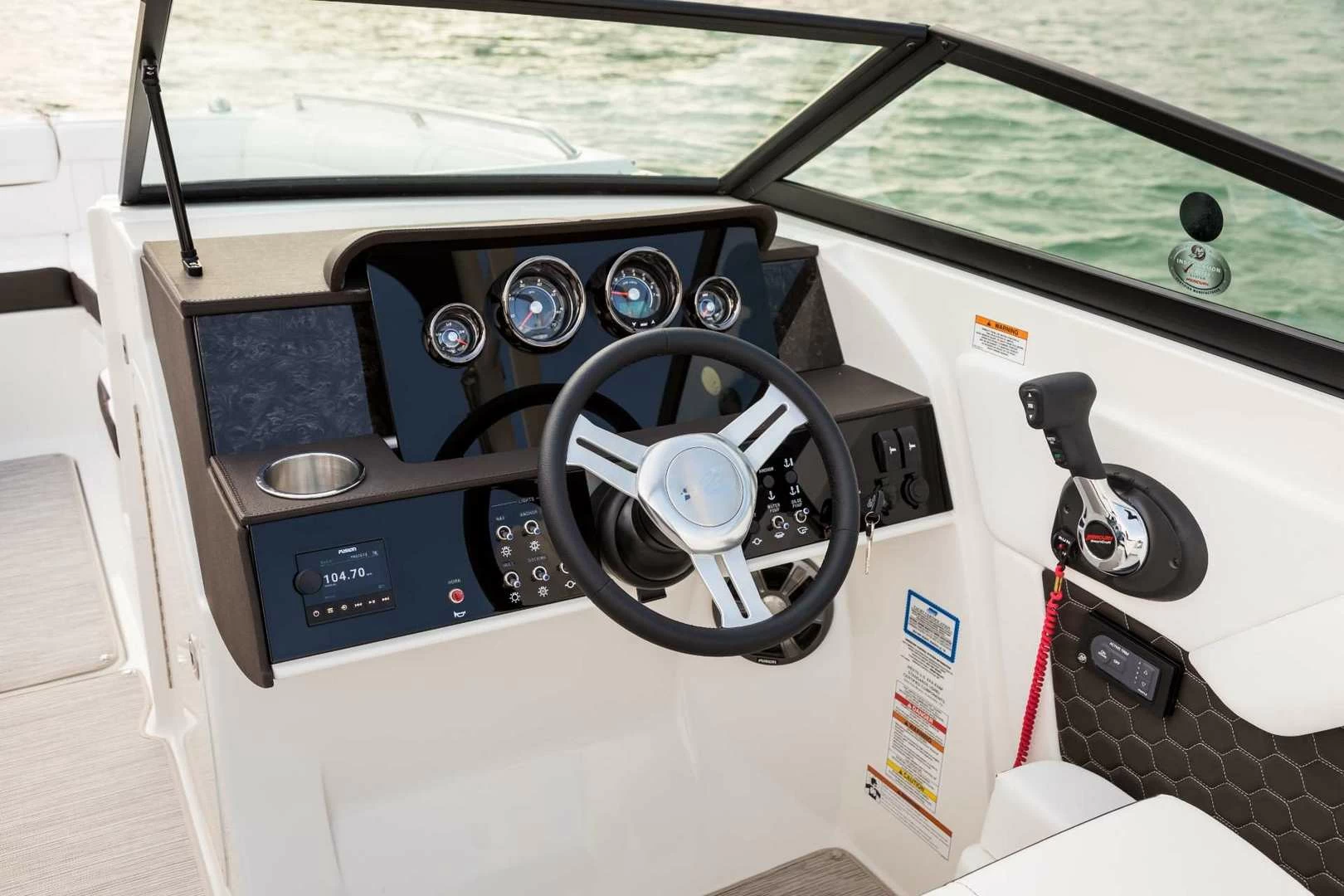 希瑞(SeaRay)SDX270舷外机游艇中控