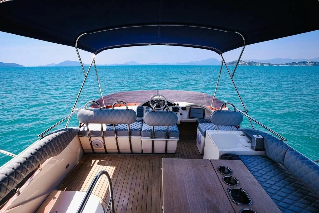 菲尔兰（Fairline）43二手游艇飞桥区