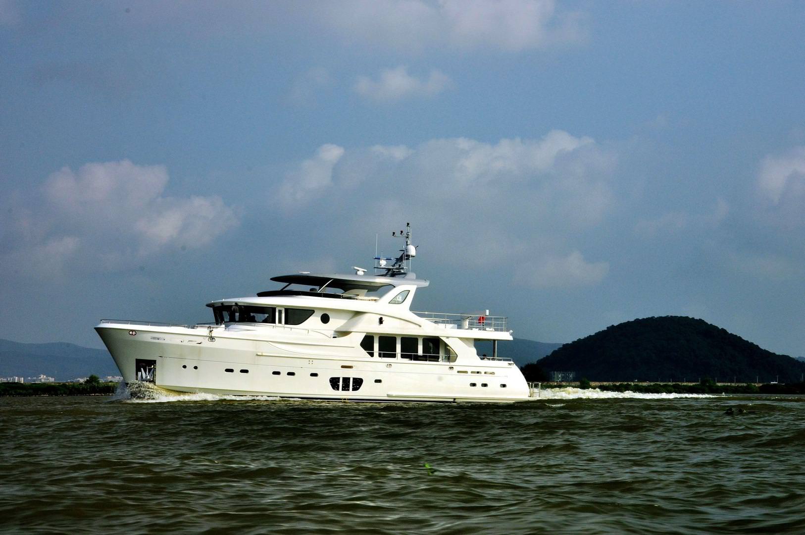 高端探险游艇推荐:月亮女神92OceanExplorer游艇