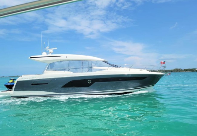 2020年沛海驰520S运动游艇，船东二手报价100万美元！