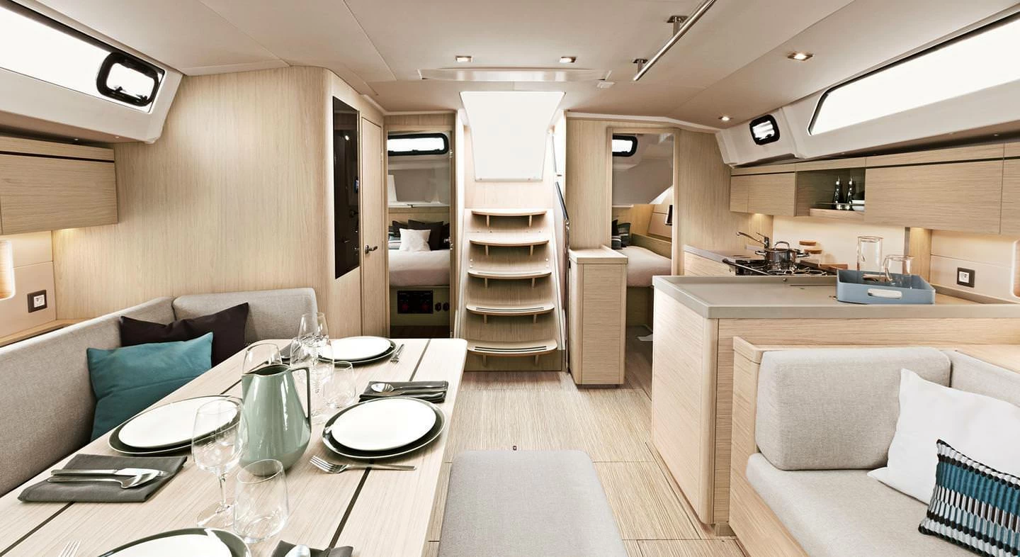 博纳多(Beneteau)遨享仕46.1单体帆船沙龙区