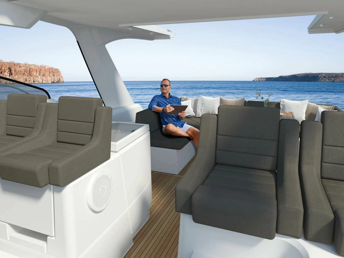 西莱（Sealine）S430中型运动游艇船艉座位区