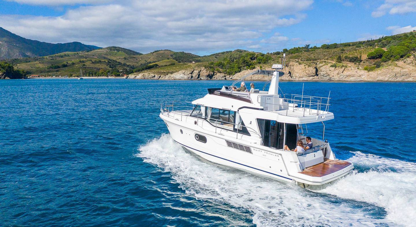 博纳多思乐(Swift Trawler)41游艇(600万)，为长途航行提供舒适与风格