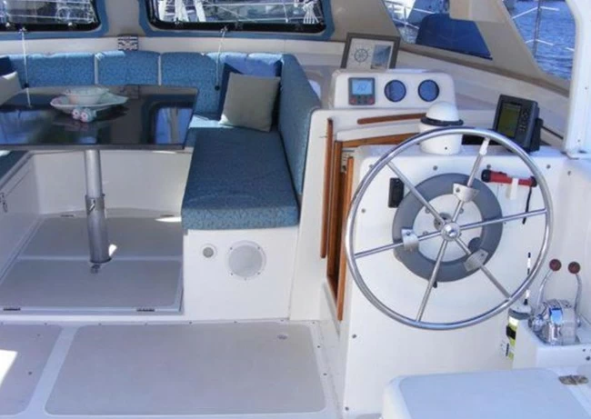 Seawind 1000XL二手双体帆船中控