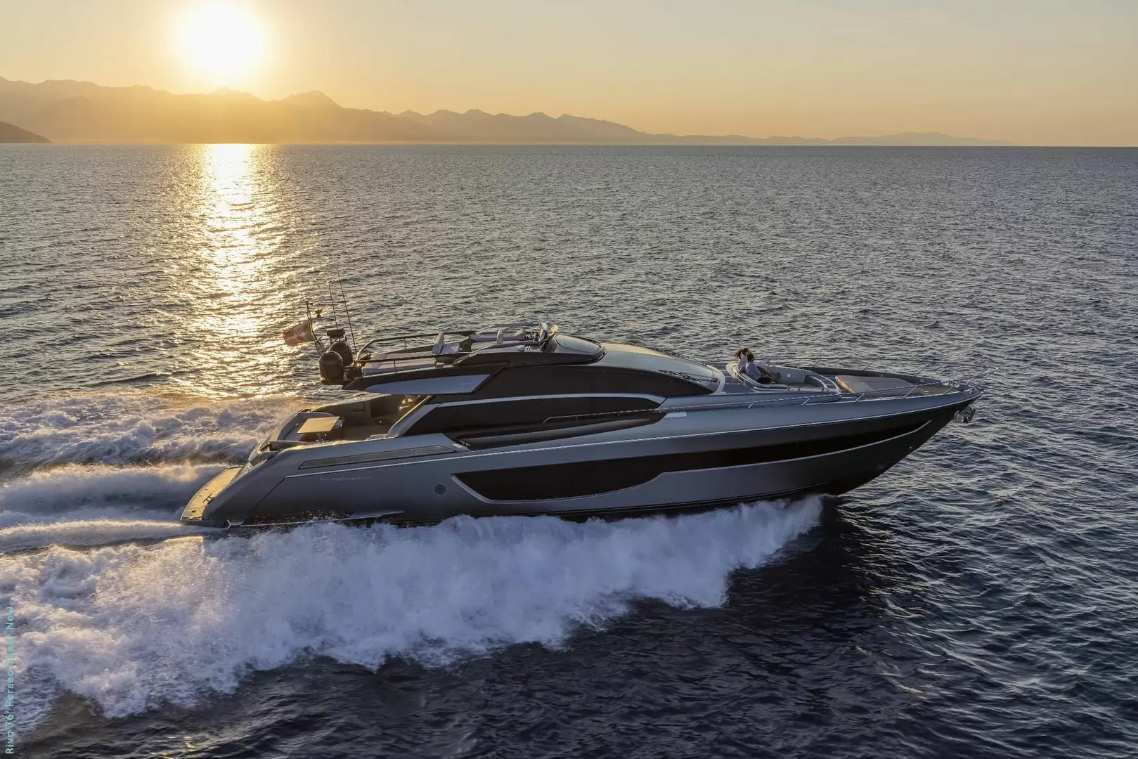 丽娃（Riva）76PerseoSuper游艇（6000万元）