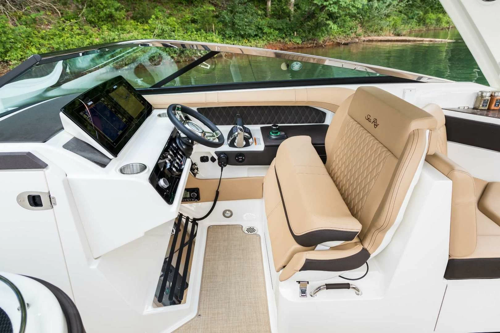 希瑞SLX310OB舷外快艇驾驶区