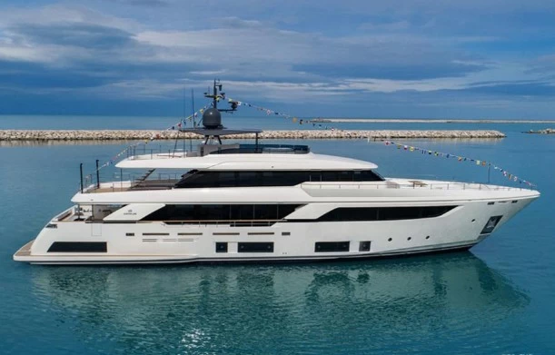 定制法拉帝(CustomLine)Navetta37二手超级游艇