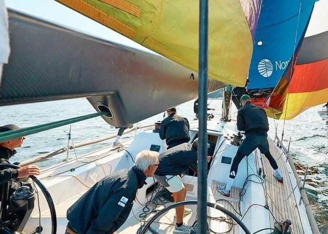 洛特·天鹅（Nautor's Swan）ClubSwan50二手帆船驾驶区