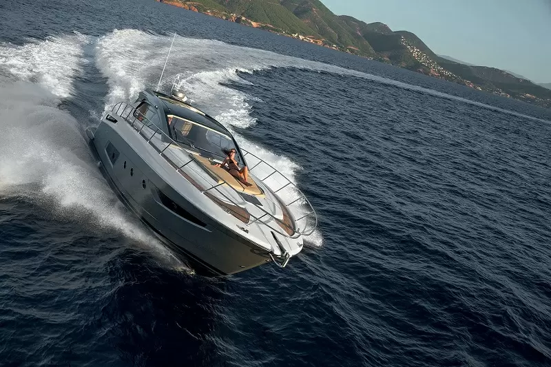 阿兹慕(Azimut)Atlantis50运动游艇