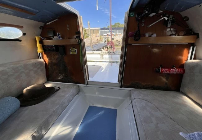 枫丹白露(Fountaine Pajot)Corneel二手双体帆船机舱