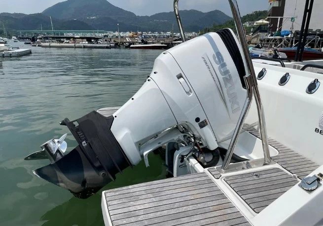 博纳多（Beneteau）飞扬8二手小型游艇发动机