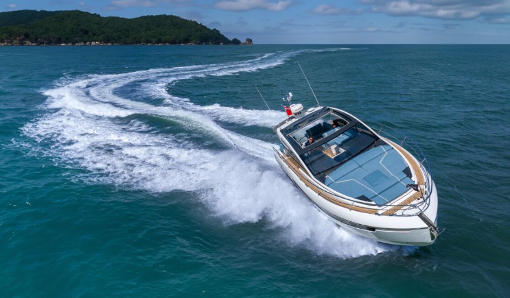 菲尔兰Targa40运动游艇，售价850万，长12米
