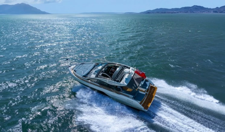 菲尔兰（Fairline）Targa40运动游艇