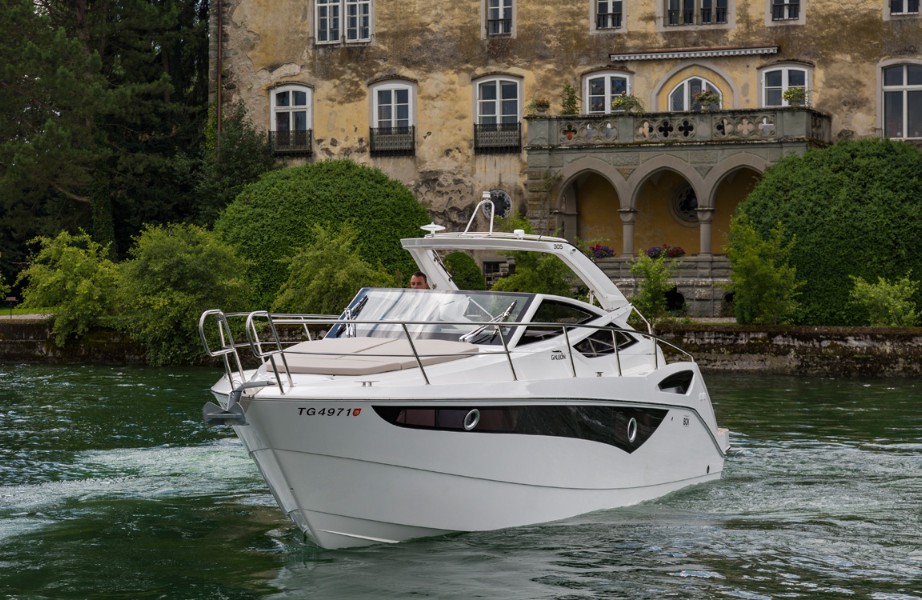 冒险与舒适并存：探索卡帝尔Galeon 305Open游艇