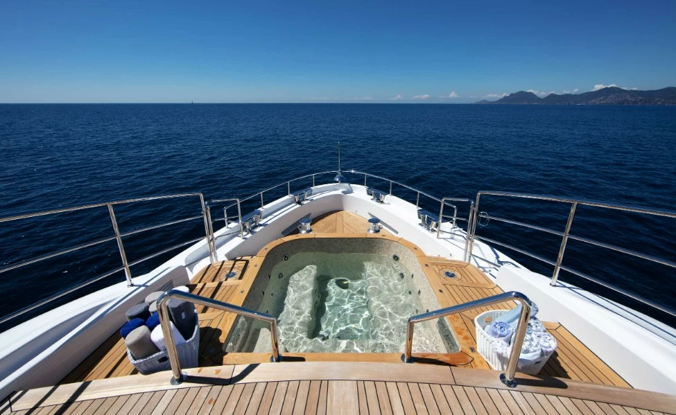 贝尼蒂(Benetti)Delfino95