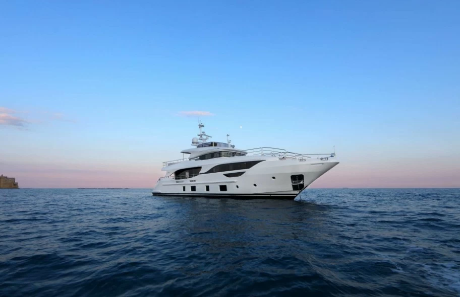 贝尼蒂(Benetti)Delfino95