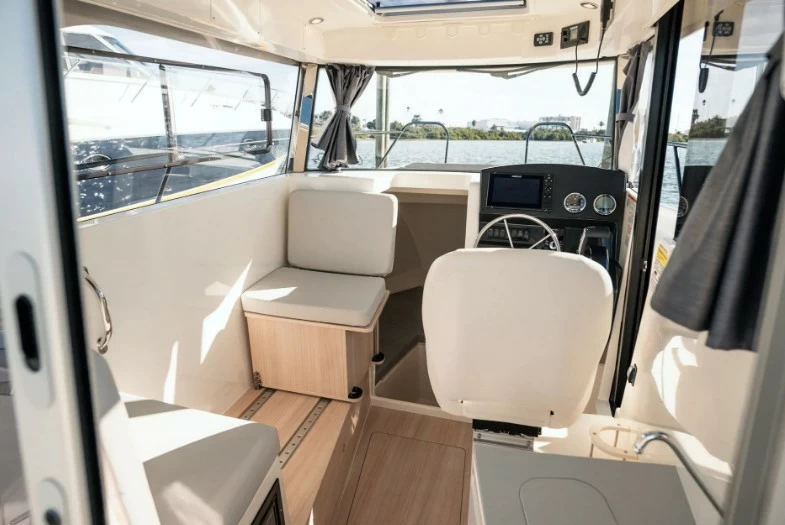 贝琳娜T25Pilothouse快艇