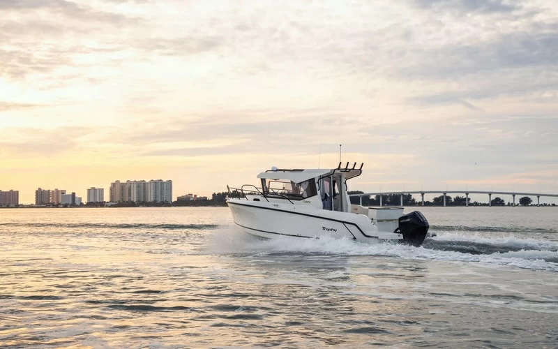 贝琳娜T25Pilothouse快艇