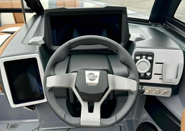 滑水艇马里布21LX