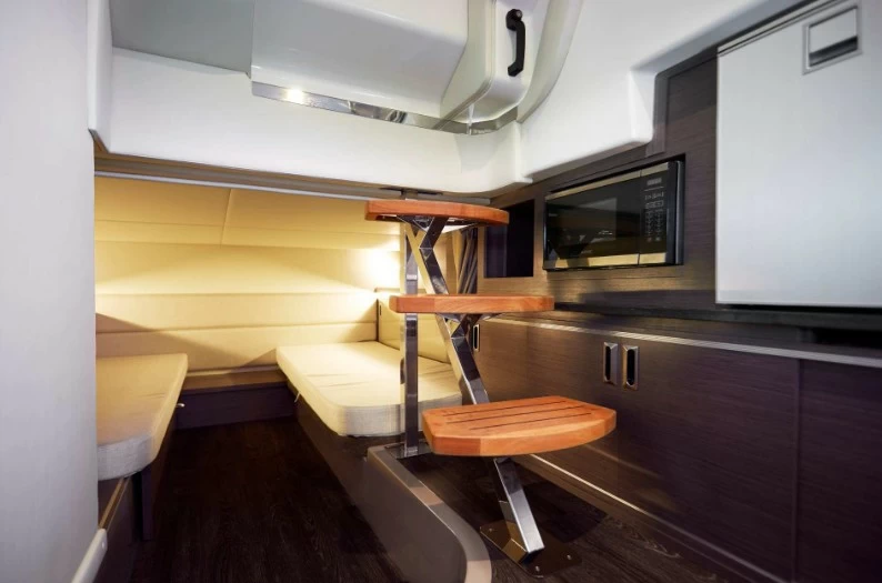 希瑞(SeaRay)Sundancer320运动游艇