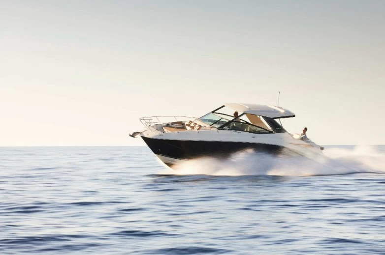 希瑞(SeaRay)Sundancer320运动游艇