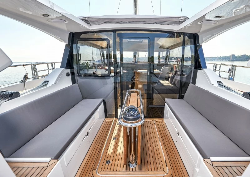 穆迪(Moody)Decksaloon41远洋巡航帆船