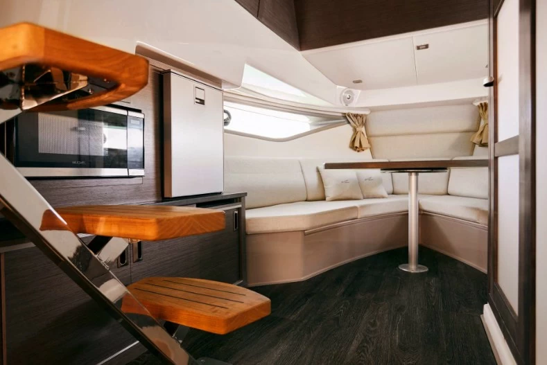 希瑞(SeaRay)Sundancer320运动游艇