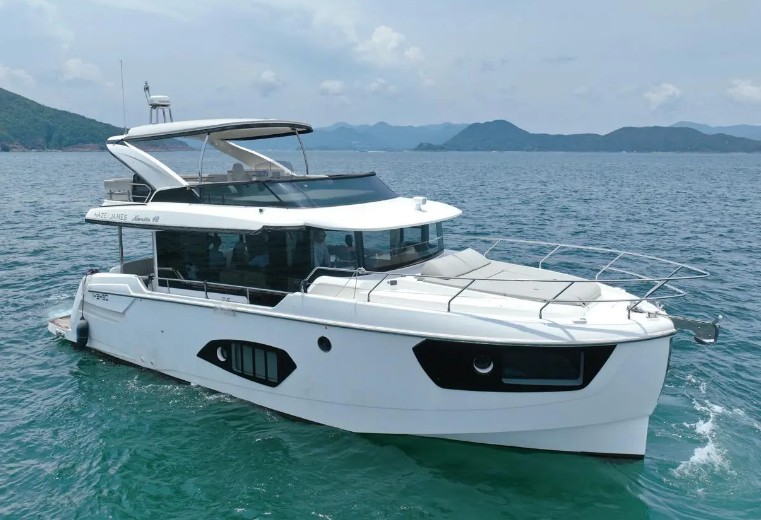 2019年雅舶仕Navetta48飞桥游艇售价77万美元（香港现货）