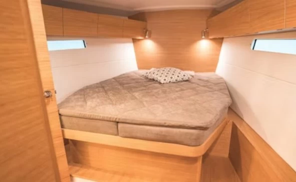 埃克斯(X-Yachts)Xp50运动巡洋帆船客舱