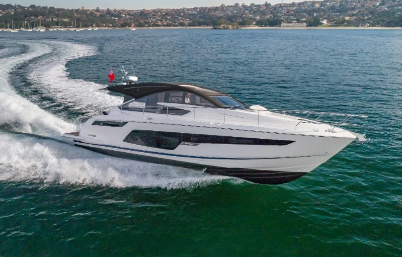 菲尔兰(Fairline)Targa50GT中型运动游艇