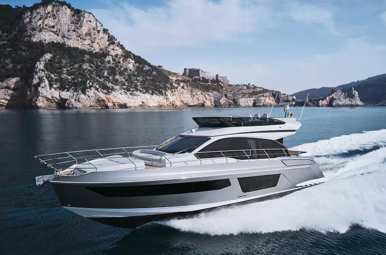 阿兹慕游艇（Azimut）53（1150万）