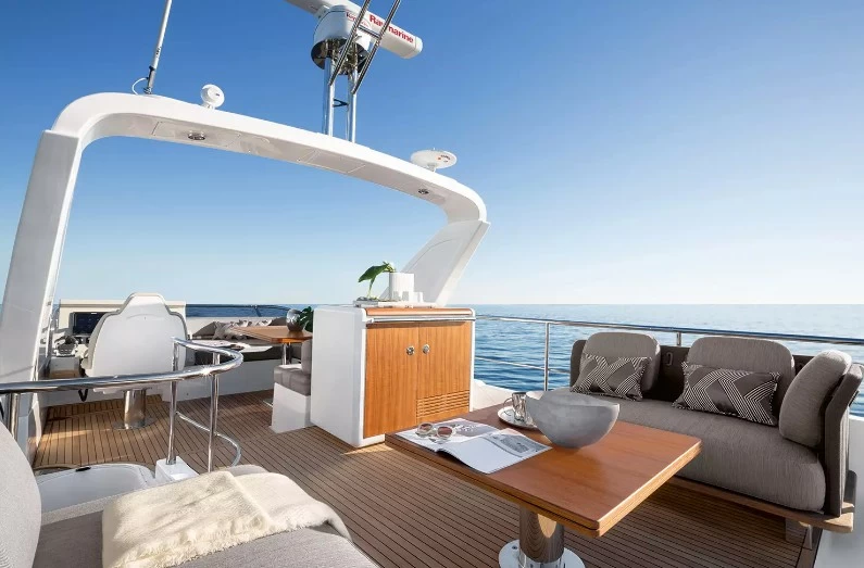 阿兹慕（Azimut）50游艇