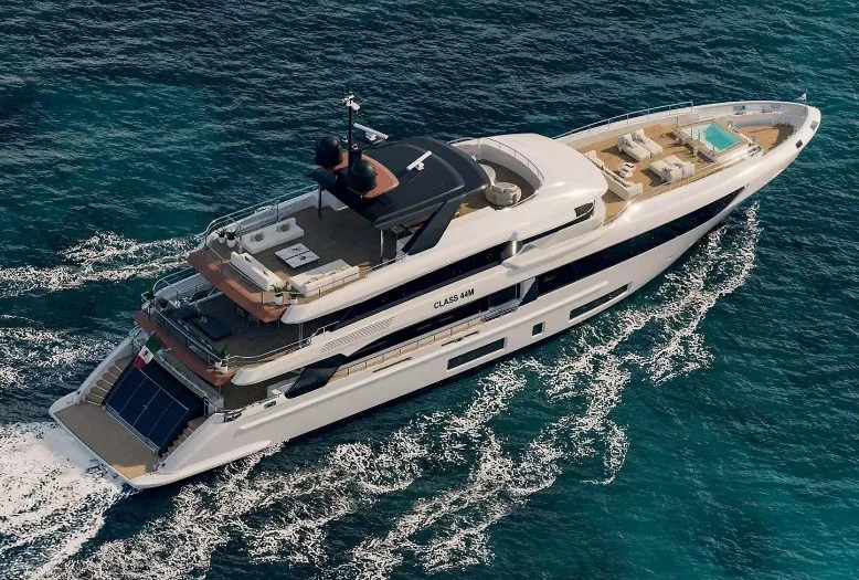 贝尼蒂(Benetti)Class 44M巨型飞桥游艇