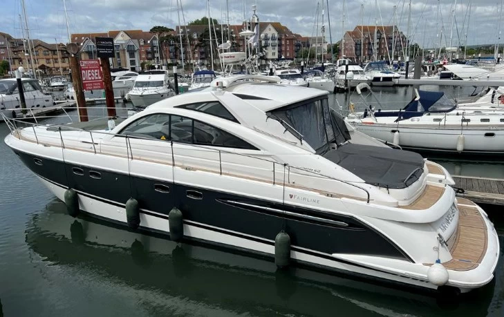 菲尔兰（Fairline）Targa52二手开放式游艇
