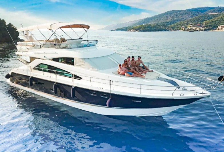 精选希腊17米二手游艇，菲尔兰Fairline Squadron55(44万英镑)