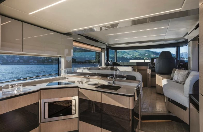 雅舶仕（Absolute）Navetta48远航探险游艇沙龙、厨房