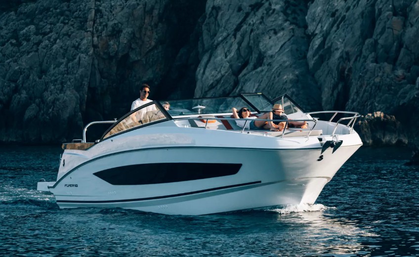 博纳多Beneteau Flyer 10开放式快艇详解（100万）